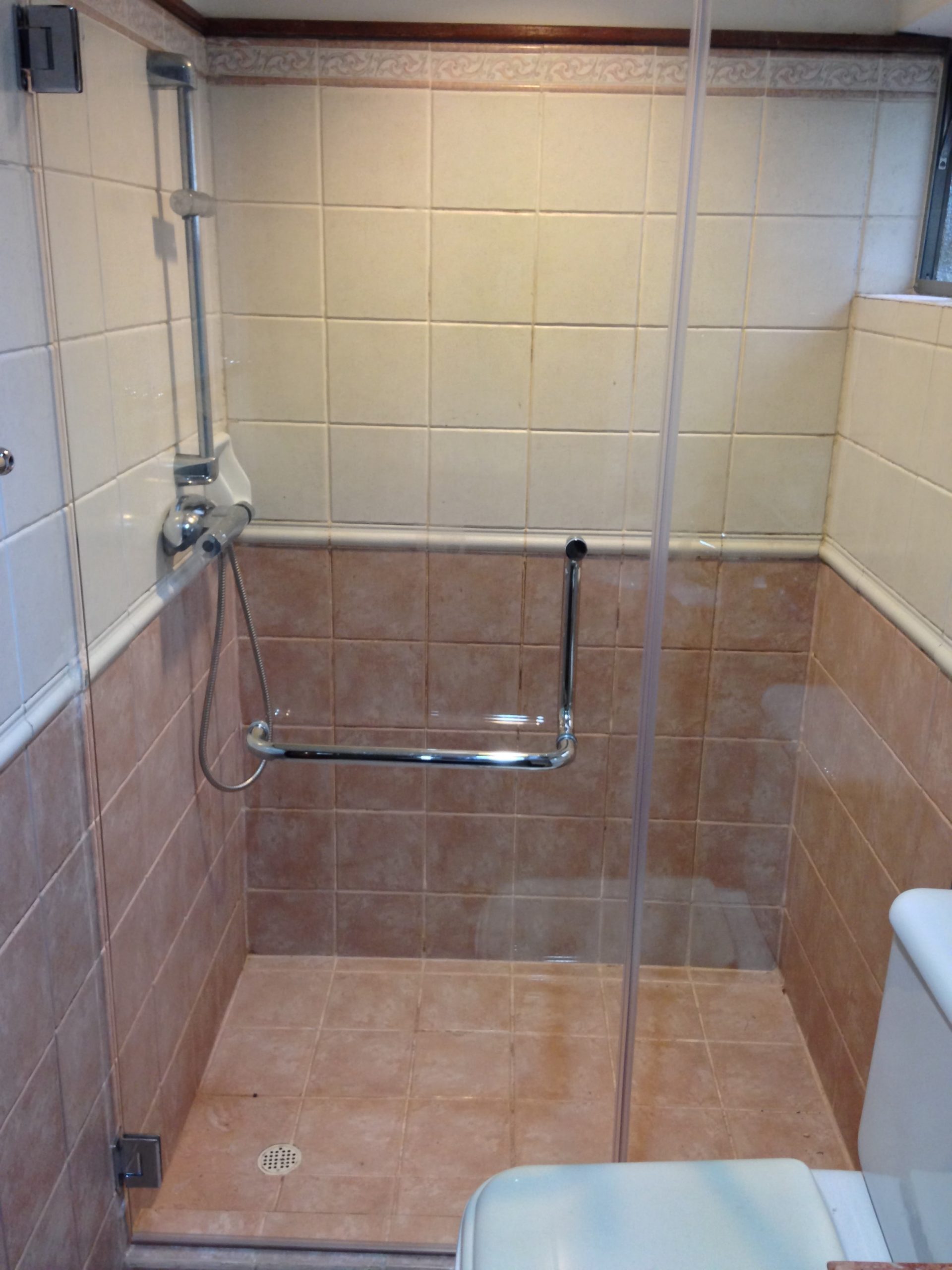 Frameless Wall To Wall Shower Screen