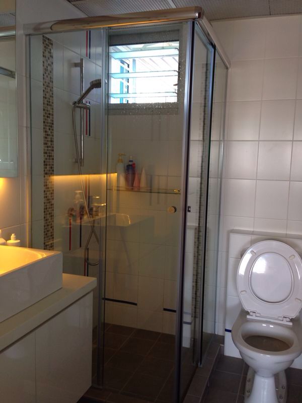 Semi Frame Corner Entry Shower Screen